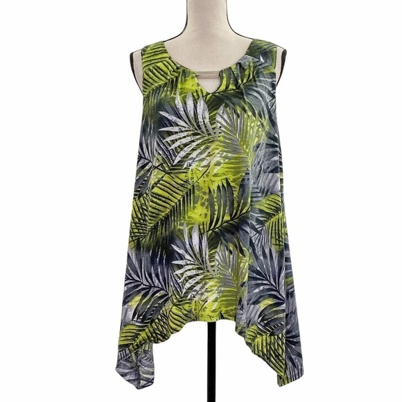 ABSOLUTELY Famous Palm Tree Sharkbite Blouse - Picture 1 of 11